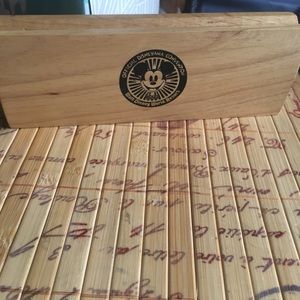 Mickey Disney watch needs battery